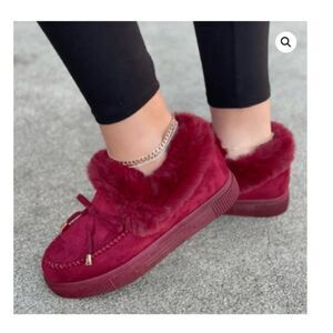 FURRY MOCCASIN  | BURGUNDY FUZZY MOCCASIN LOAFERS